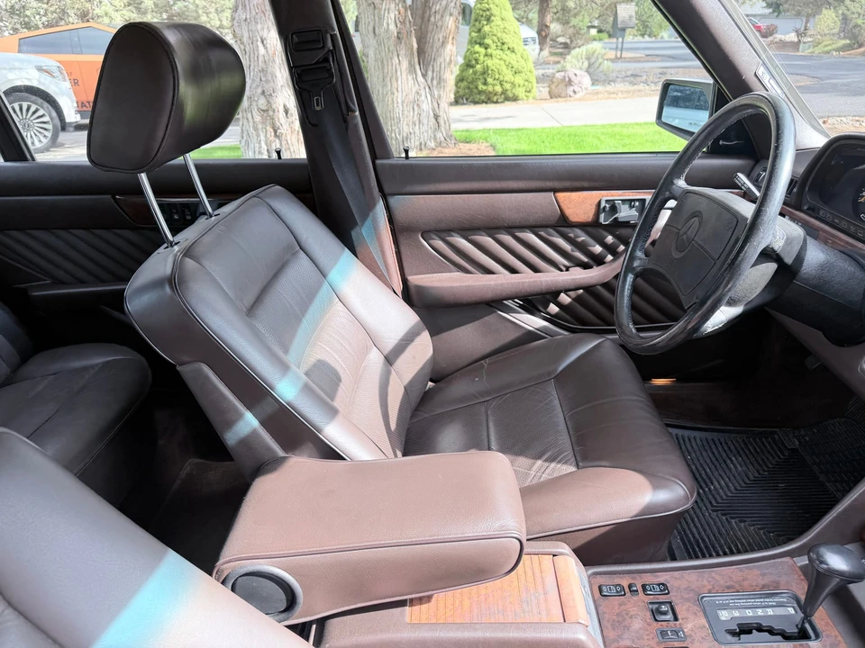 1989 Mercedes-Benz W126 S-Class Sedan - Image 12 of 31