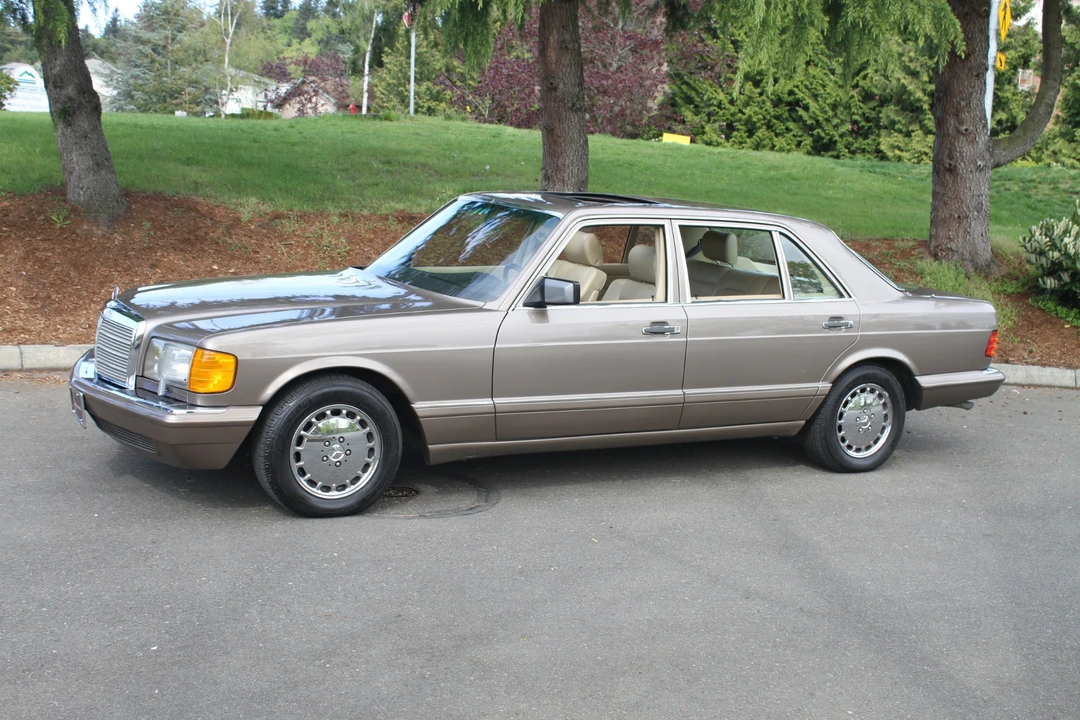 1989 Mercedes-Benz W126 S-Class Sedan - Image 3 of 31