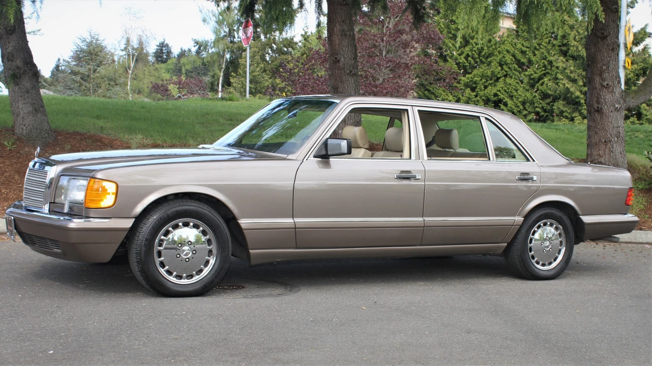 1989 Mercedes-Benz W126 S-Class Sedan - Image 4 of 31