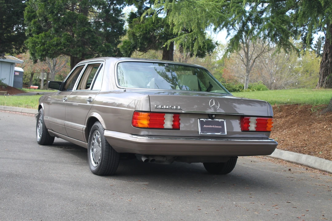 1989 Mercedes-Benz W126 S-Class Sedan - Image 6 of 31