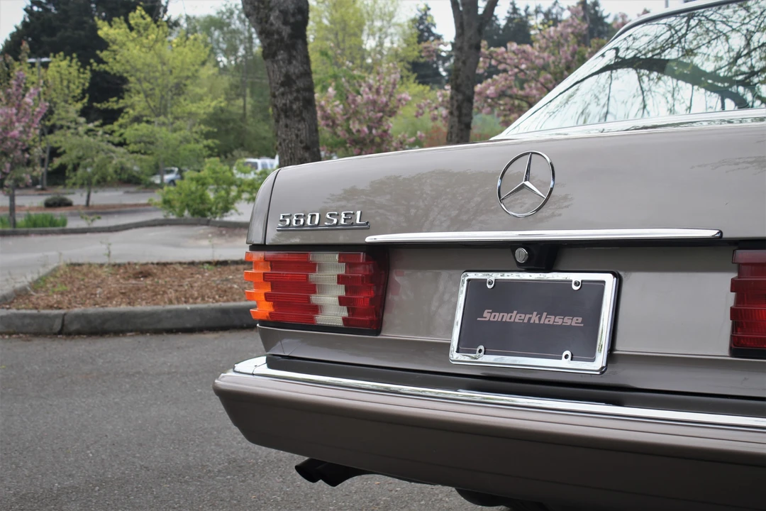 1989 Mercedes-Benz W126 S-Class Sedan - Image 27 of 31