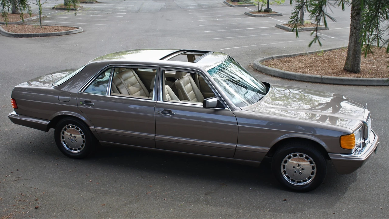 1989 Mercedes-Benz W126 S-Class Sedan - Image 11 of 31