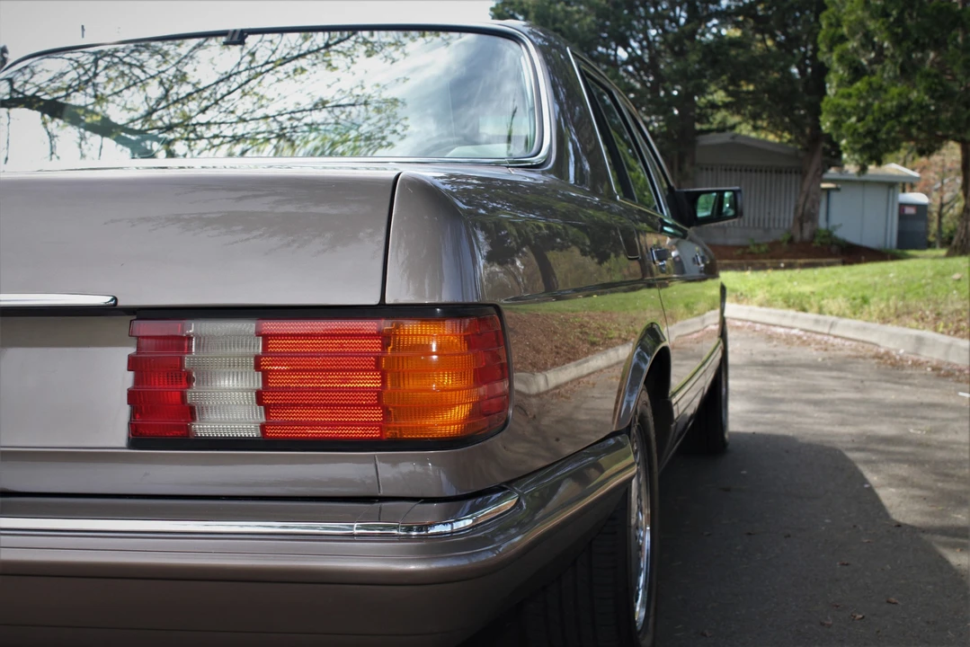 1989 Mercedes-Benz W126 S-Class Sedan - Image 28 of 31