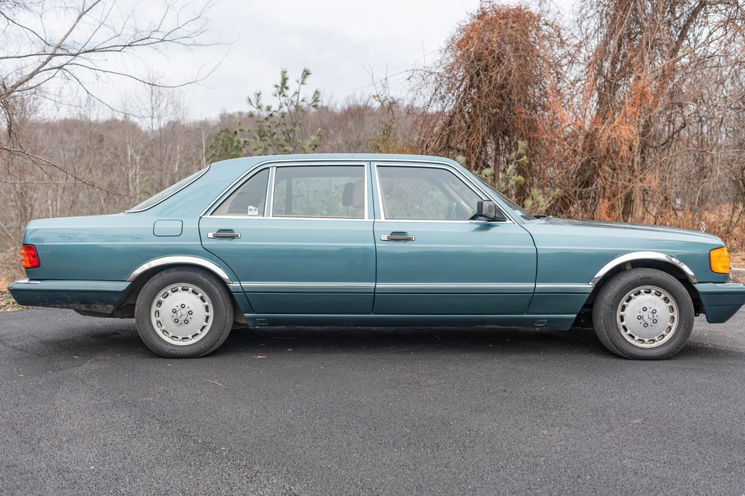 1989 Mercedes-Benz W126 S-Class Sedan - Image 3 of 31