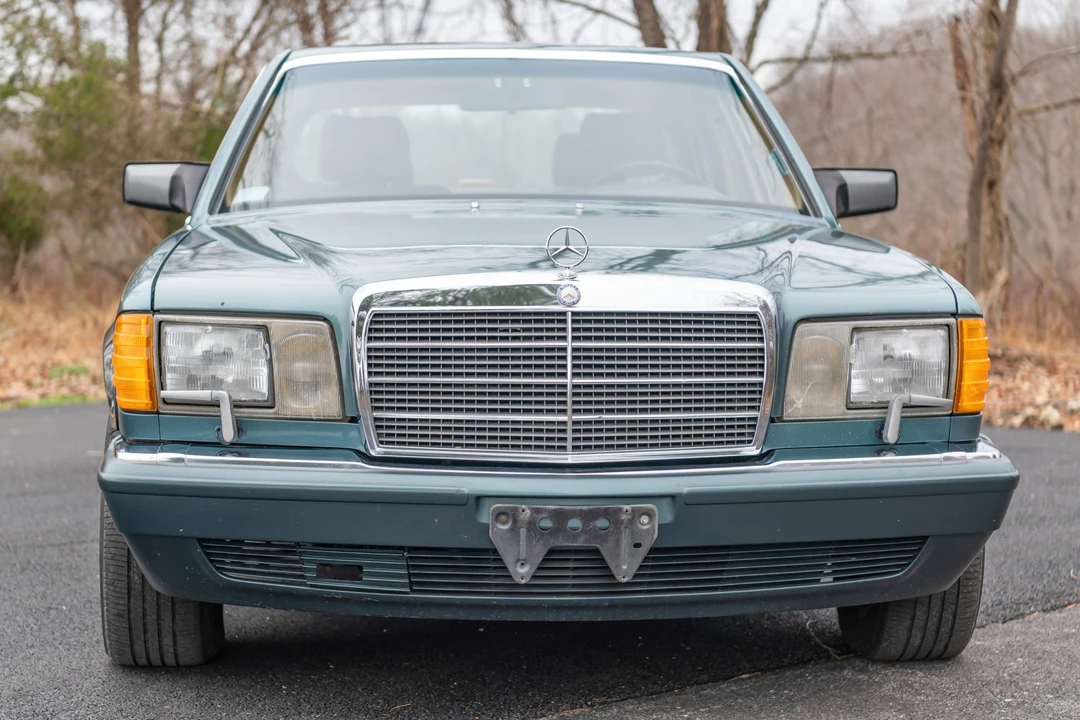 1989 Mercedes-Benz W126 S-Class Sedan - Image 2 of 31