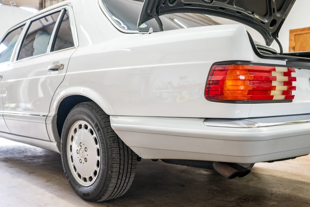1989 Mercedes-Benz W126 S-Class Sedan - Image 24 of 31
