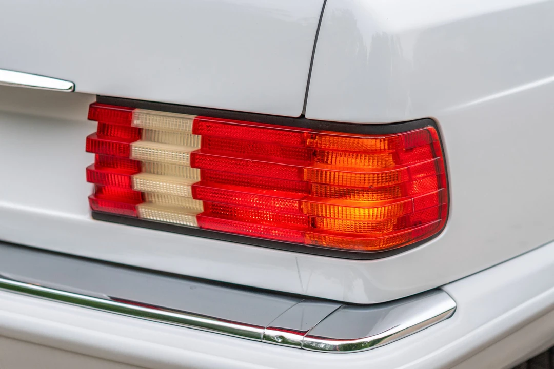 1989 Mercedes-Benz W126 S-Class Sedan - Image 17 of 31
