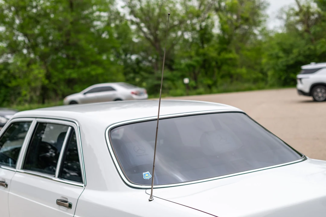 1989 Mercedes-Benz W126 S-Class Sedan - Image 25 of 31