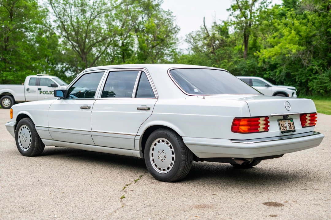 1989 Mercedes-Benz W126 S-Class Sedan - Image 8 of 31