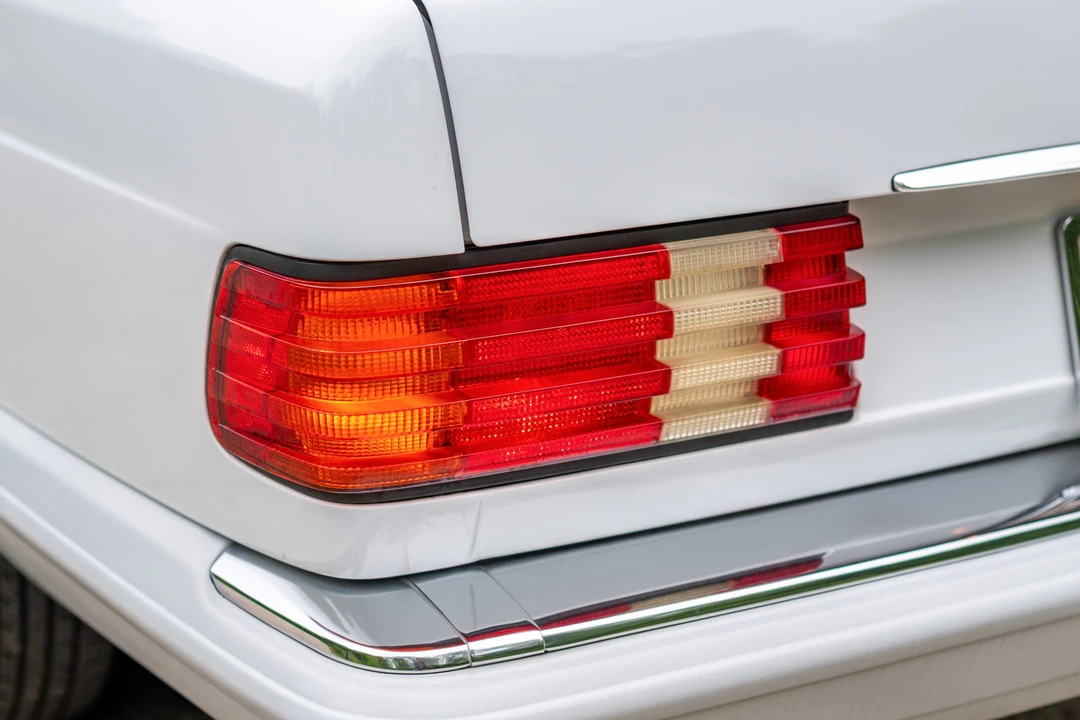 1989 Mercedes-Benz W126 S-Class Sedan - Image 16 of 31
