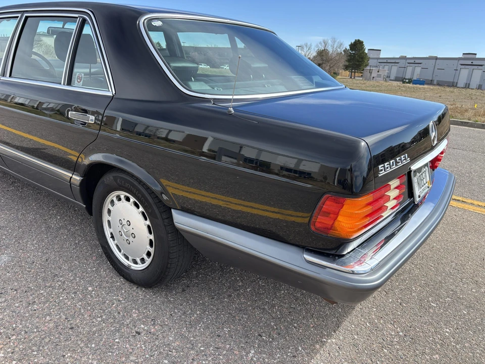 1989 Mercedes-Benz W126 S-Class Sedan - Image 7 of 31