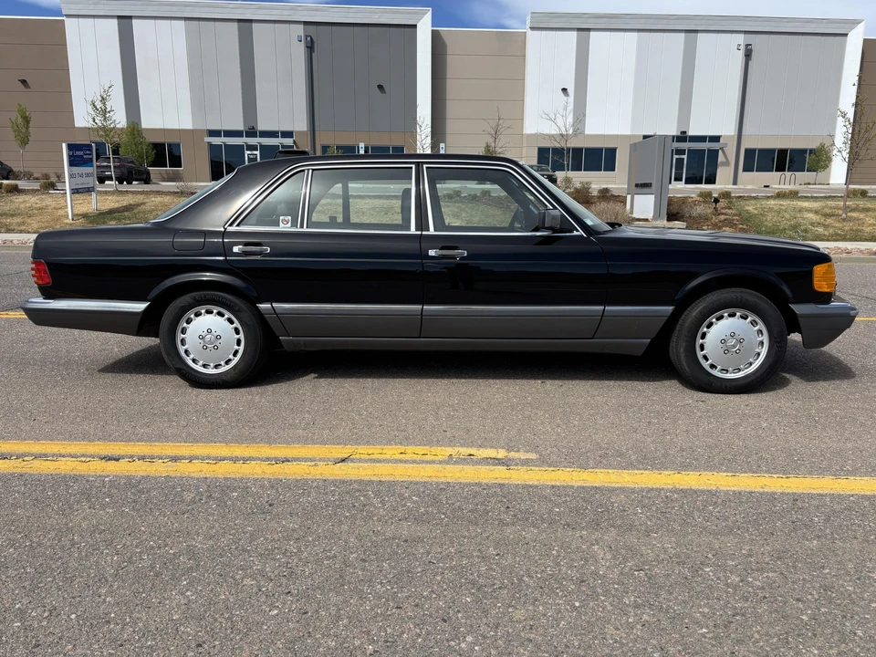 1989 Mercedes-Benz W126 S-Class Sedan - Image 4 of 31