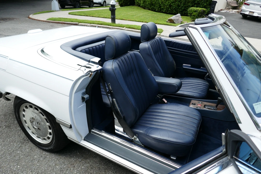 1989 Mercedes-Benz R107 SL-Class - Image 25 of 31