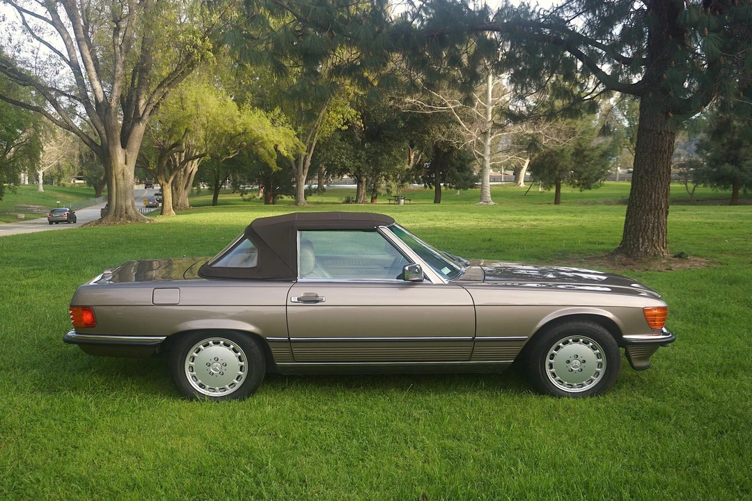 1989 Mercedes-Benz R107 SL-Class - Image 13 of 31