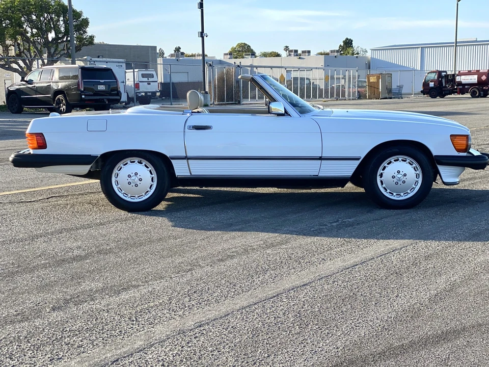 1989 Mercedes-Benz R107 SL-Class - Image 16 of 31