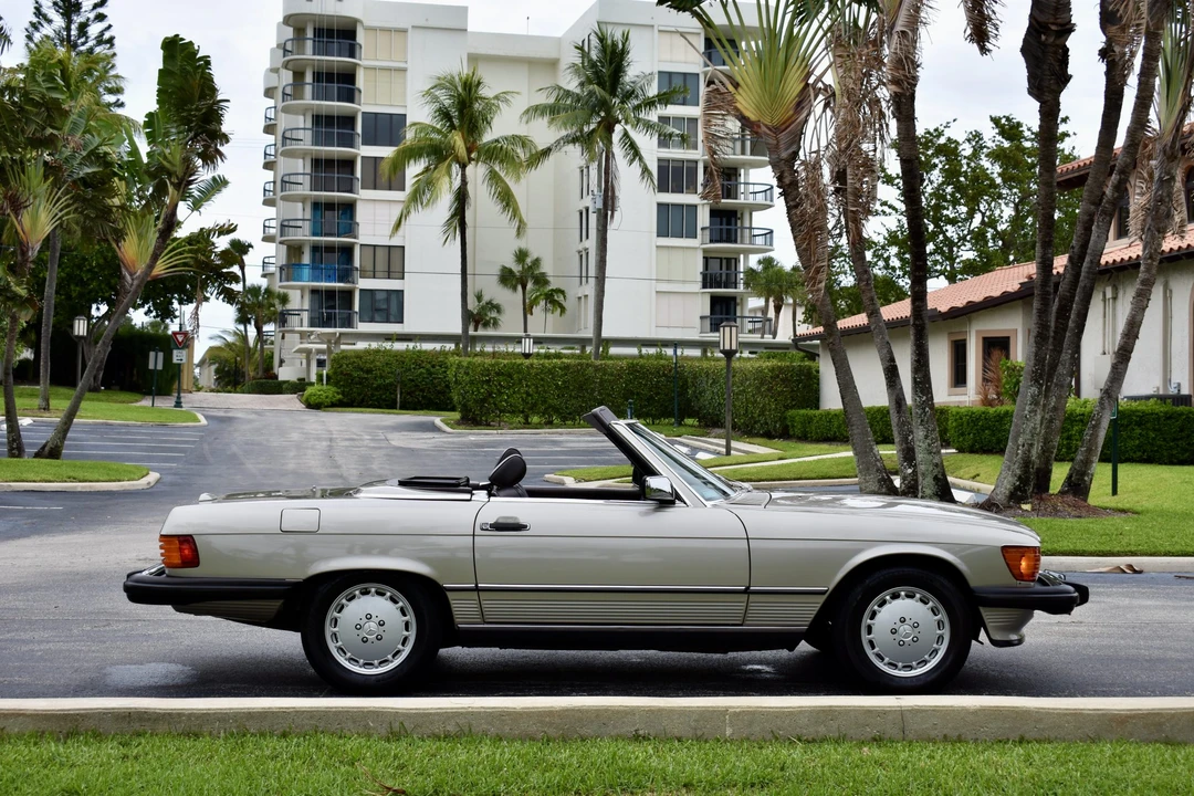 1989 Mercedes-Benz R107 SL-Class - Image 4 of 31