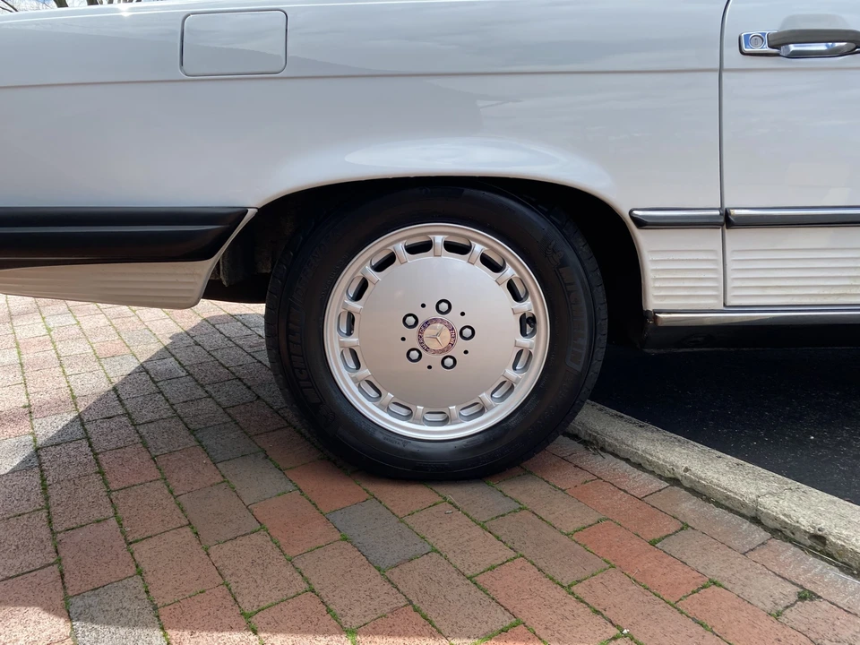 1989 Mercedes-Benz R107 SL-Class - Image 25 of 31