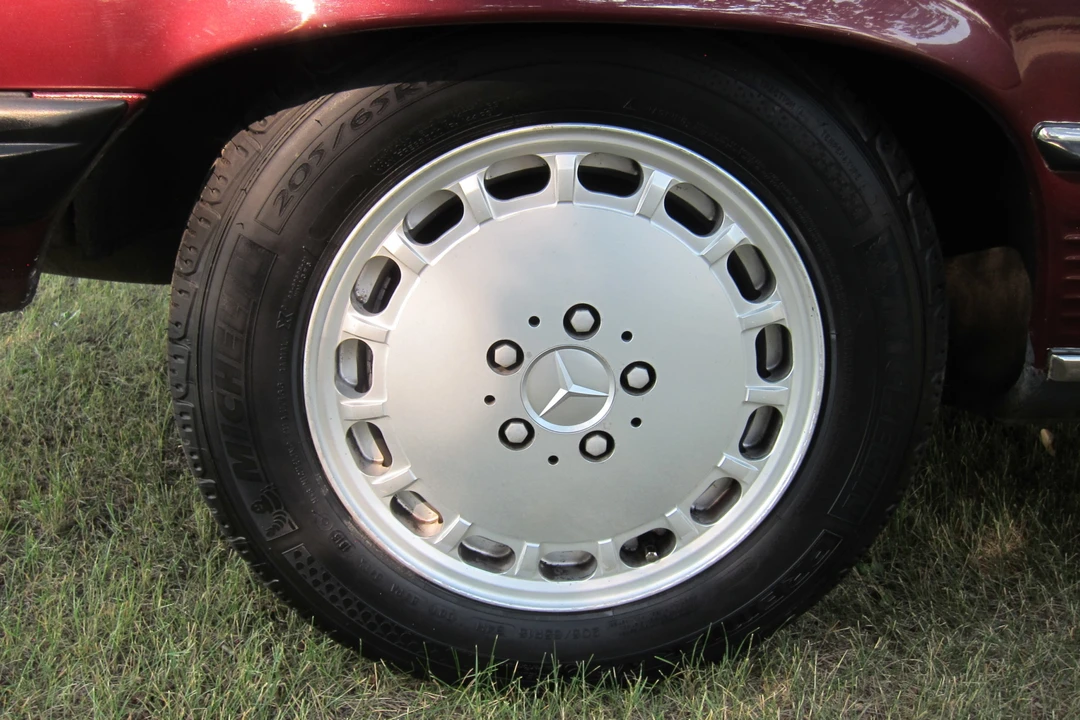1989 Mercedes-Benz R107 SL-Class - Image 30 of 31