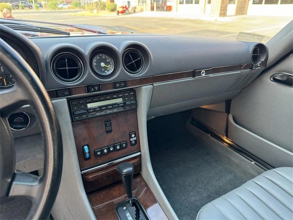 1989 Mercedes-Benz R107 SL-Class - Image 17 of 31