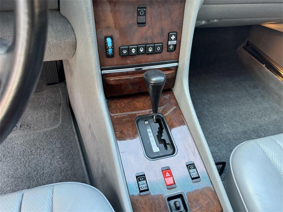 1989 Mercedes-Benz R107 SL-Class - Image 18 of 31
