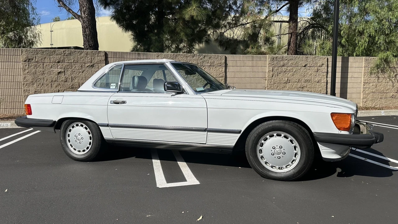 1989 Mercedes-Benz R107 SL-Class - Image 17 of 31