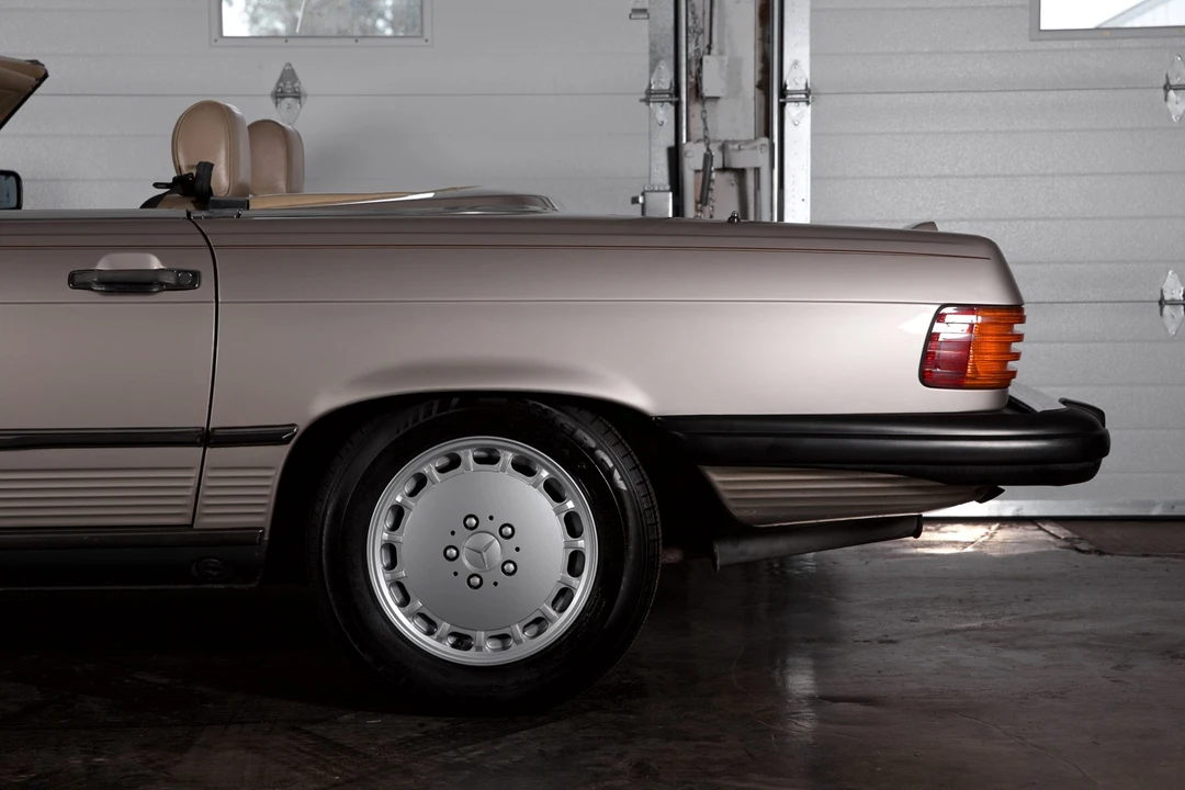 1989 Mercedes-Benz R107 SL-Class - Image 16 of 31