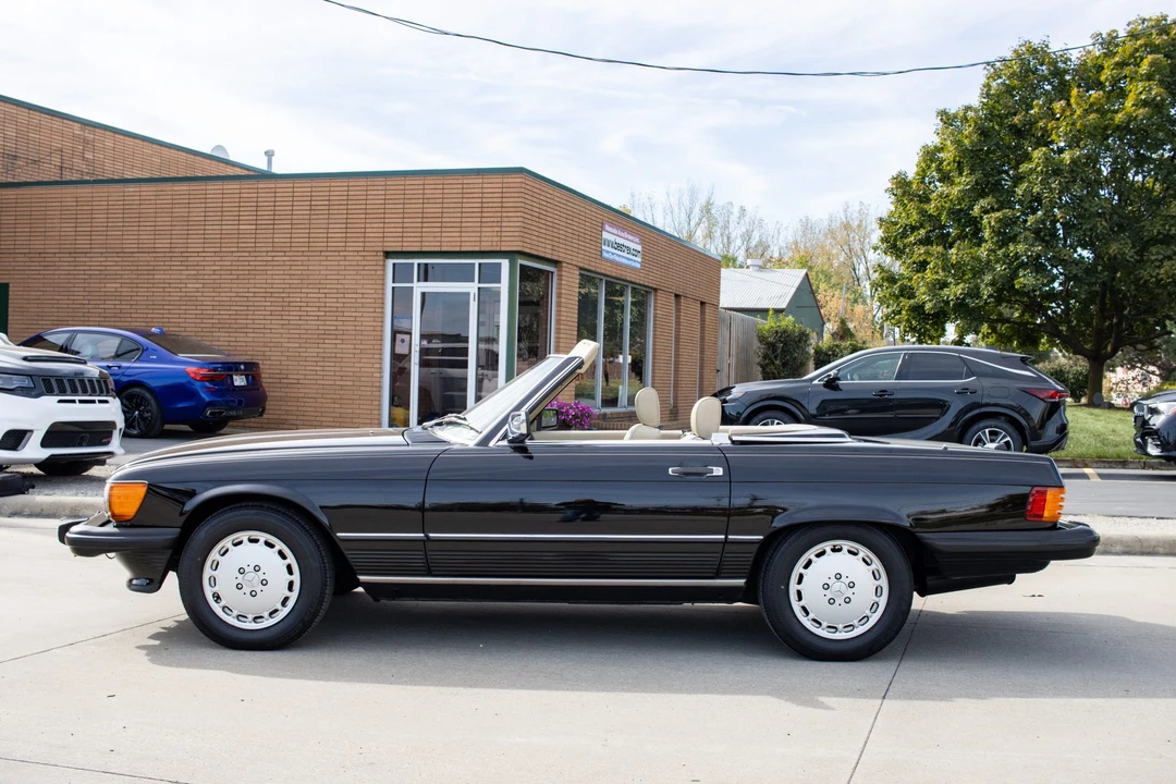1989 Mercedes-Benz R107 SL-Class - Image 9 of 31