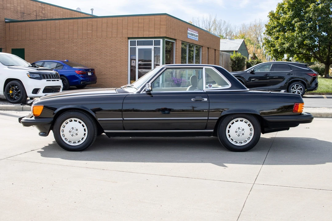 1989 Mercedes-Benz R107 SL-Class - Image 25 of 31