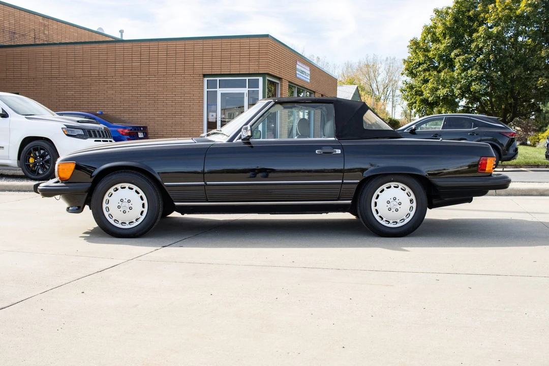1989 Mercedes-Benz R107 SL-Class - Image 17 of 31