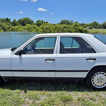 1989 Mercedes-Benz E-Class