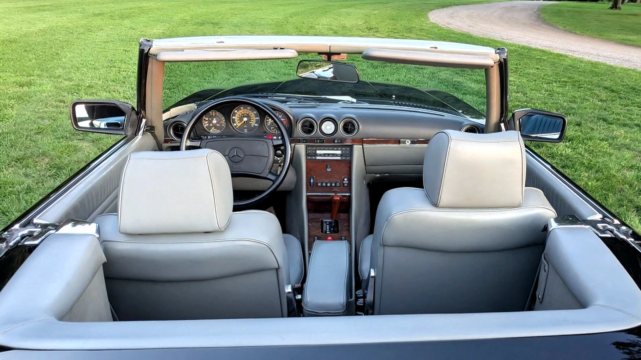 1989 Mercedes-Benz R107 SL-Class - Image 12 of 21