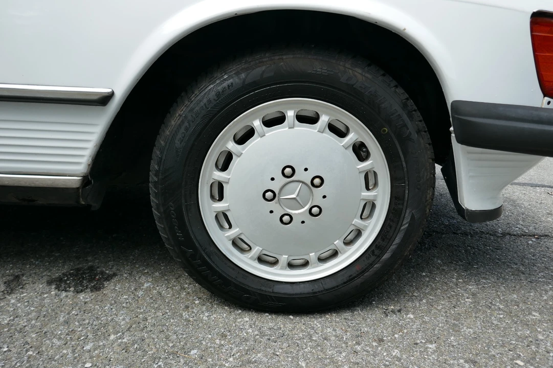 1989 Mercedes-Benz R107 SL-Class - Image 10 of 31