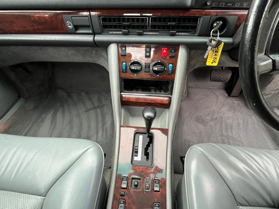 1989 Mercedes-Benz W126 S-Class Sedan - Image 10 of 30