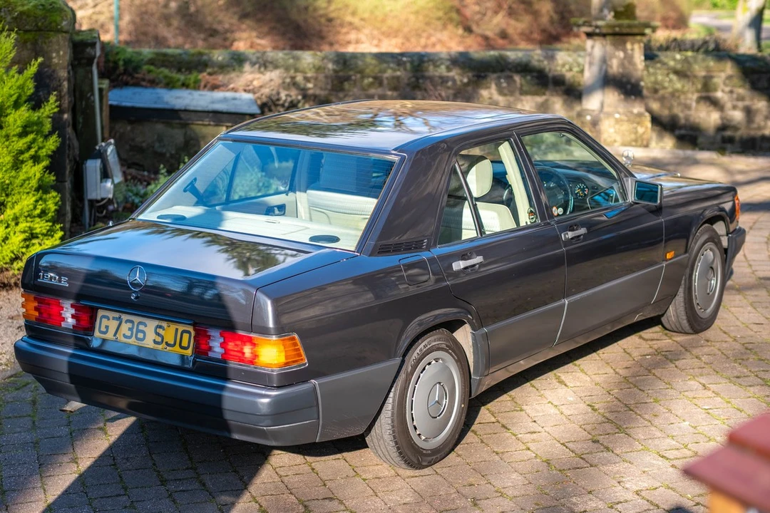 1989 Mercedes-Benz 190E - Image 24 of 30