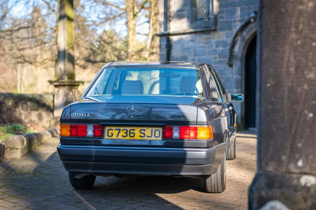1989 Mercedes-Benz 190E - Image 19 of 30
