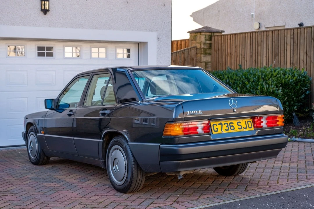 1989 Mercedes-Benz 190E - Image 11 of 30