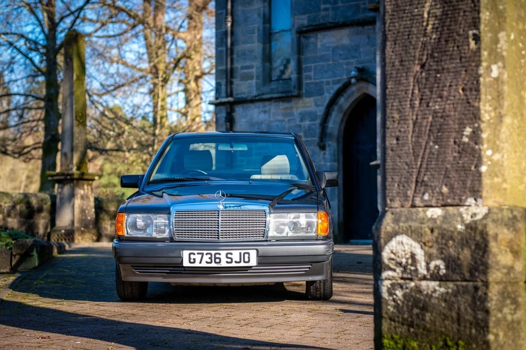 1989 Mercedes-Benz 190E - Image 13 of 30