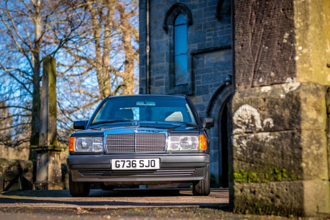 1989 Mercedes-Benz 190E - Image 17 of 30
