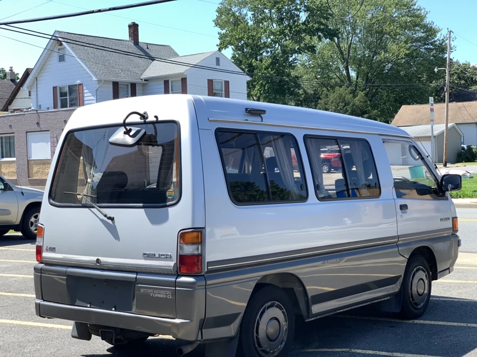 1989 Mitsubishi Delica 3rd Gen - Image 14 of 31