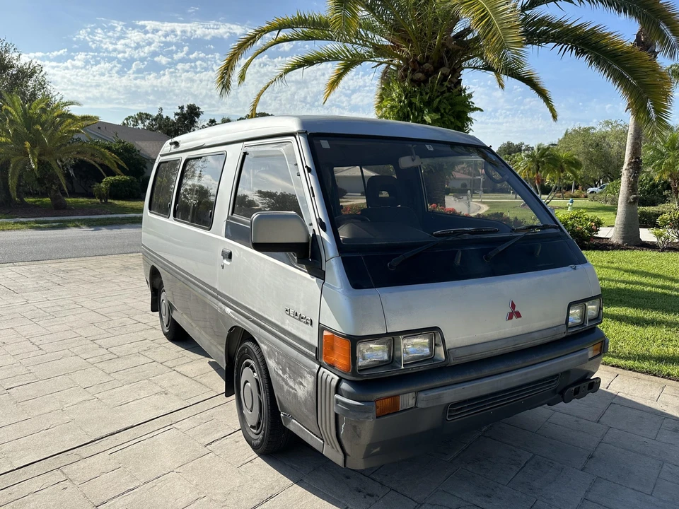 1989 Mitsubishi Delica 3rd Gen - Image 9 of 31