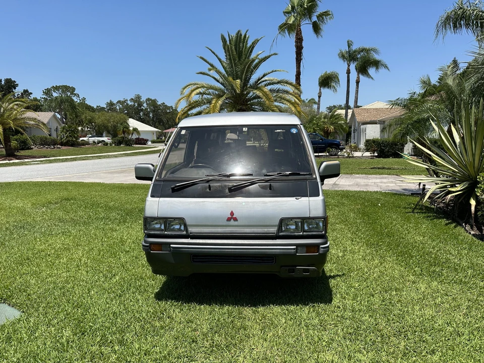 1989 Mitsubishi Delica 3rd Gen - Image 10 of 31