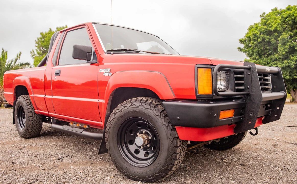 1989 Mitsubishi Triton 2nd Gen - Image 2 of 31