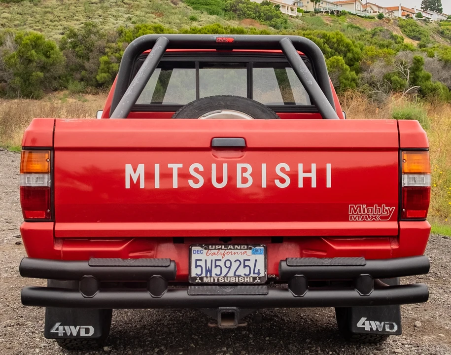 1989 Mitsubishi Triton 2nd Gen - Image 9 of 31