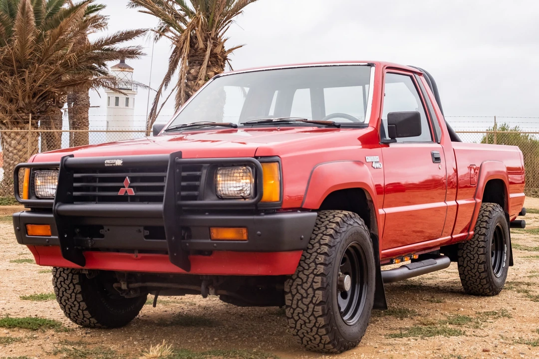 1989 Mitsubishi Triton 2nd Gen - Image 5 of 31