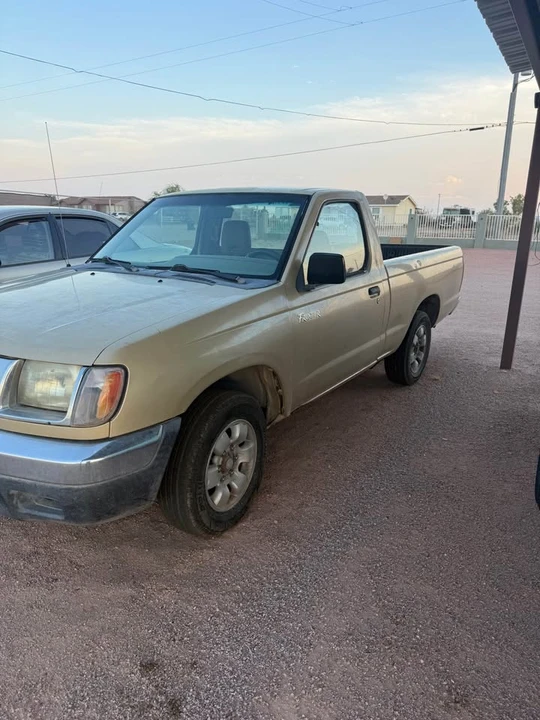 1989 Nissan Frontier - Image 3 of 4