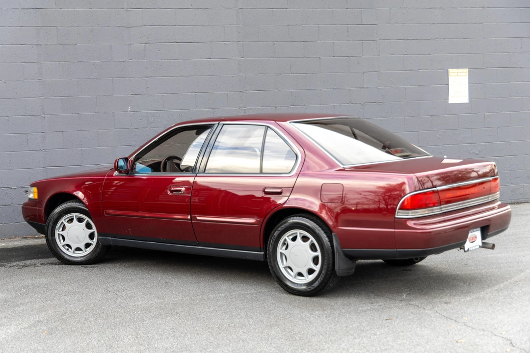 1989 Nissan Maxima 3rd Gen - Image 11 of 31