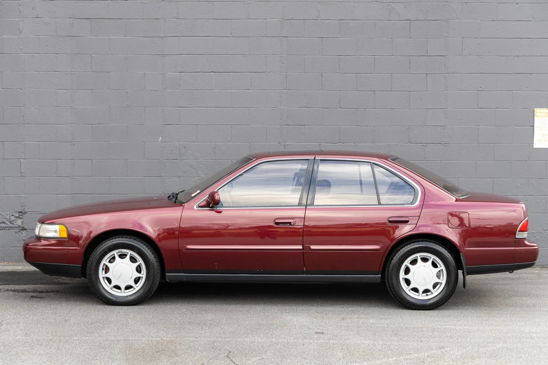 1989 Nissan Maxima 3rd Gen - Image 10 of 31