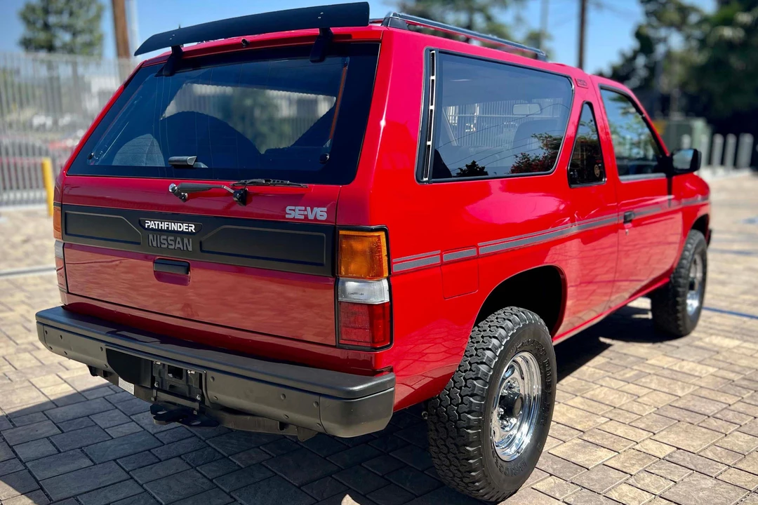 1989 Nissan Pathfinder 1st Gen - Image 5 of 31