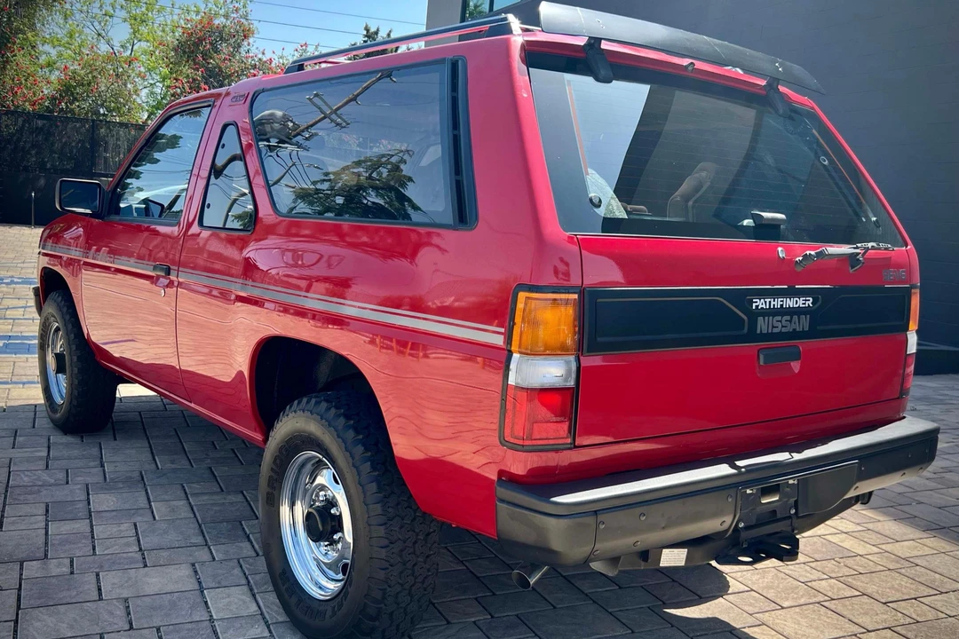 1989 Nissan Pathfinder 1st Gen - Image 4 of 31