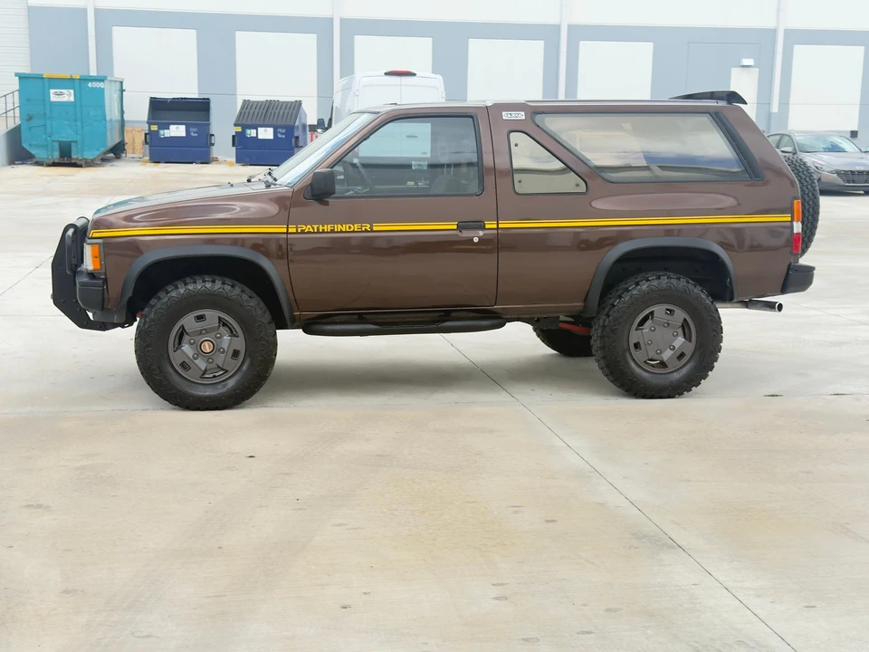 1989 Nissan Pathfinder 1st Gen - Image 14 of 31